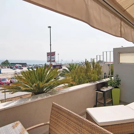 Appartement Awesome In With Kitchen Split