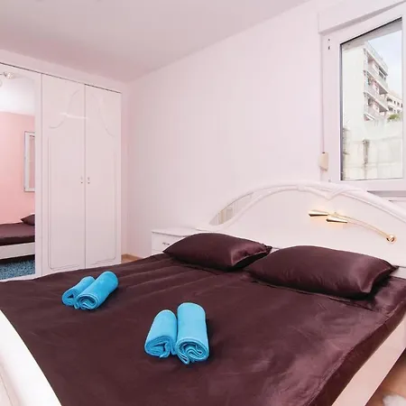 With Sea View 04 * Split