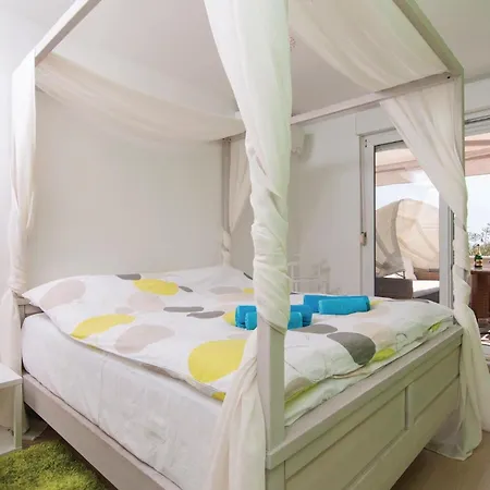 With Sea View 04 Apartamento Split