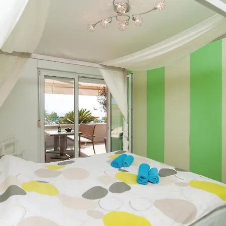 Apartamento With Sea View 04 *