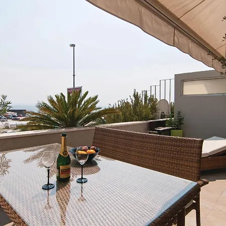 With Sea View 04 Split